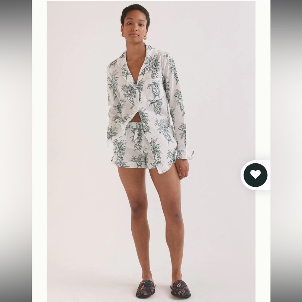 Desmond & Dempsey “Howie” pineapple print cotton pajama set
